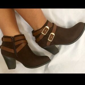 Pierre Dumas Brown Ankle Boots with Buckle Straps